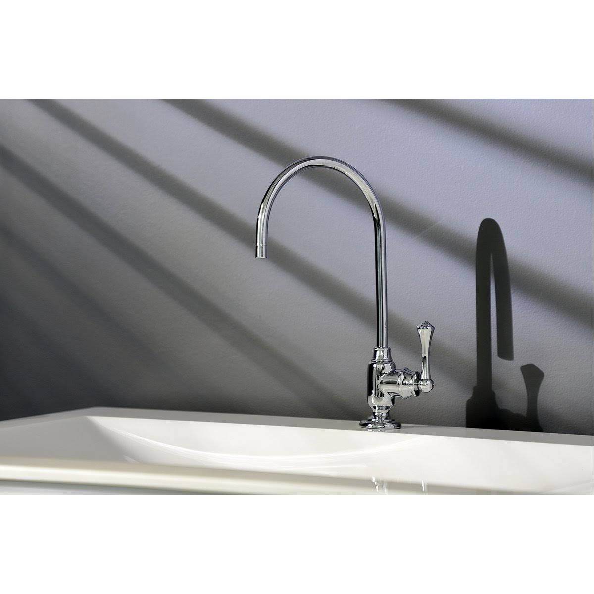 Vintage Single-Handle Water Filtration Faucet D104