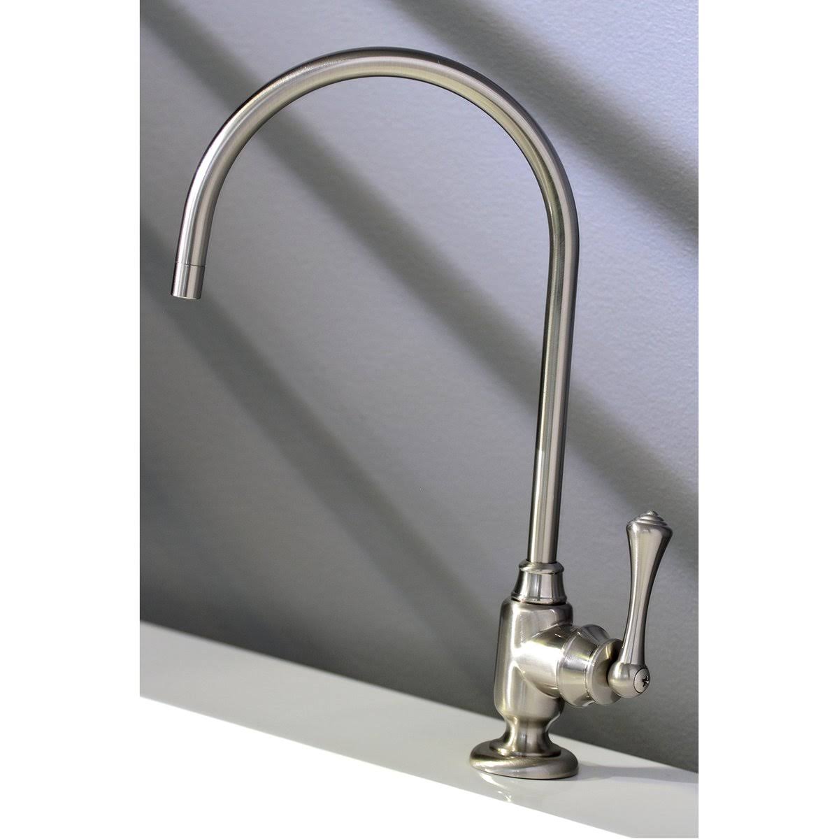 Vintage Single-Handle Water Filtration Faucet D104