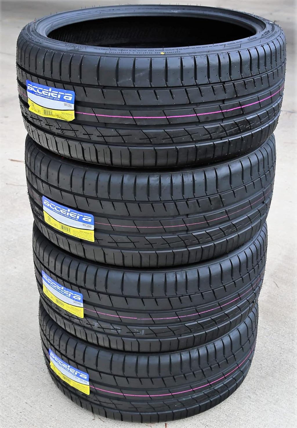 All-Season High Performance Radial Tire 265/40R20 104Y Load Range XL 4-Ply BSW W650
