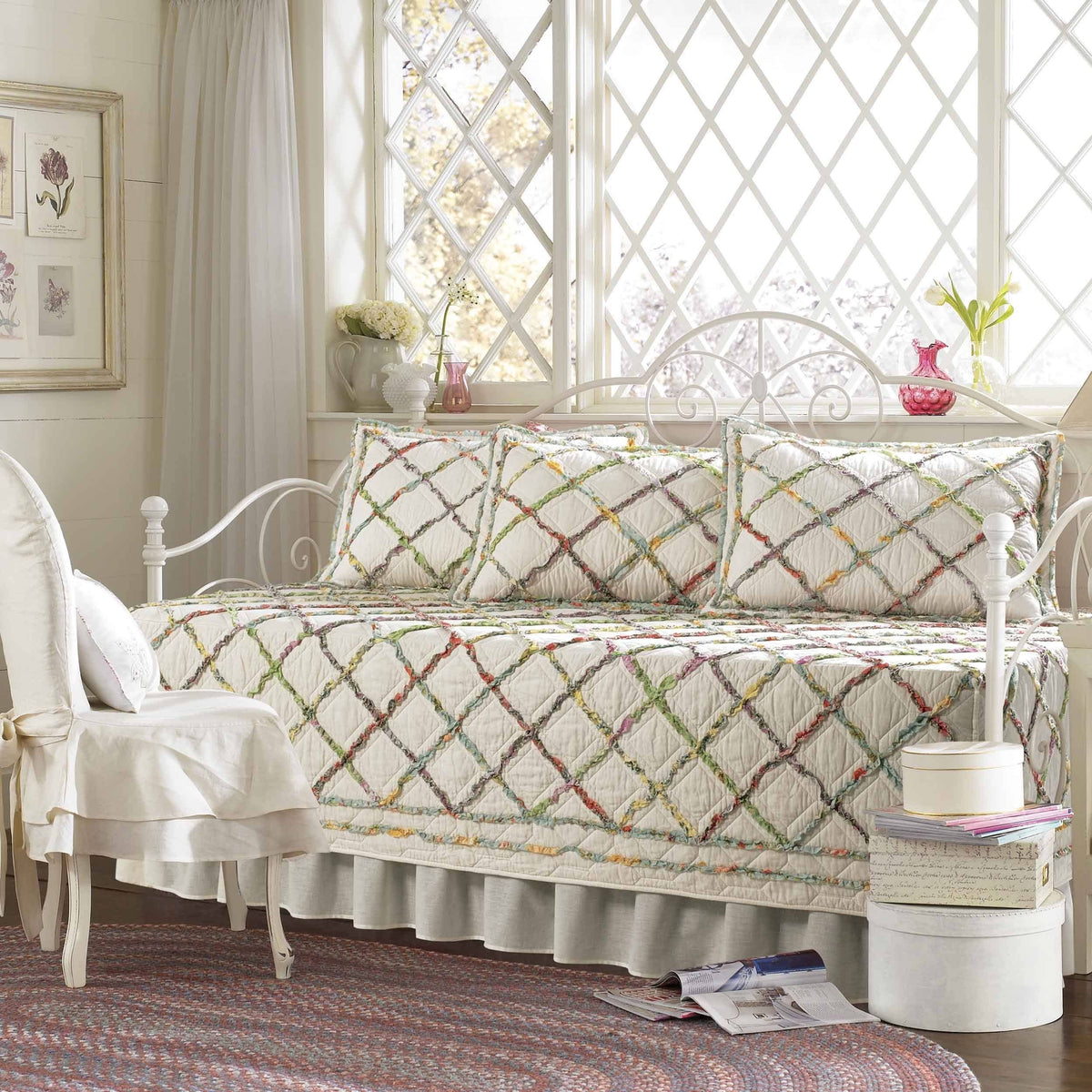 Ivory Cream 5 Piece Daybed Set, Twin I218323