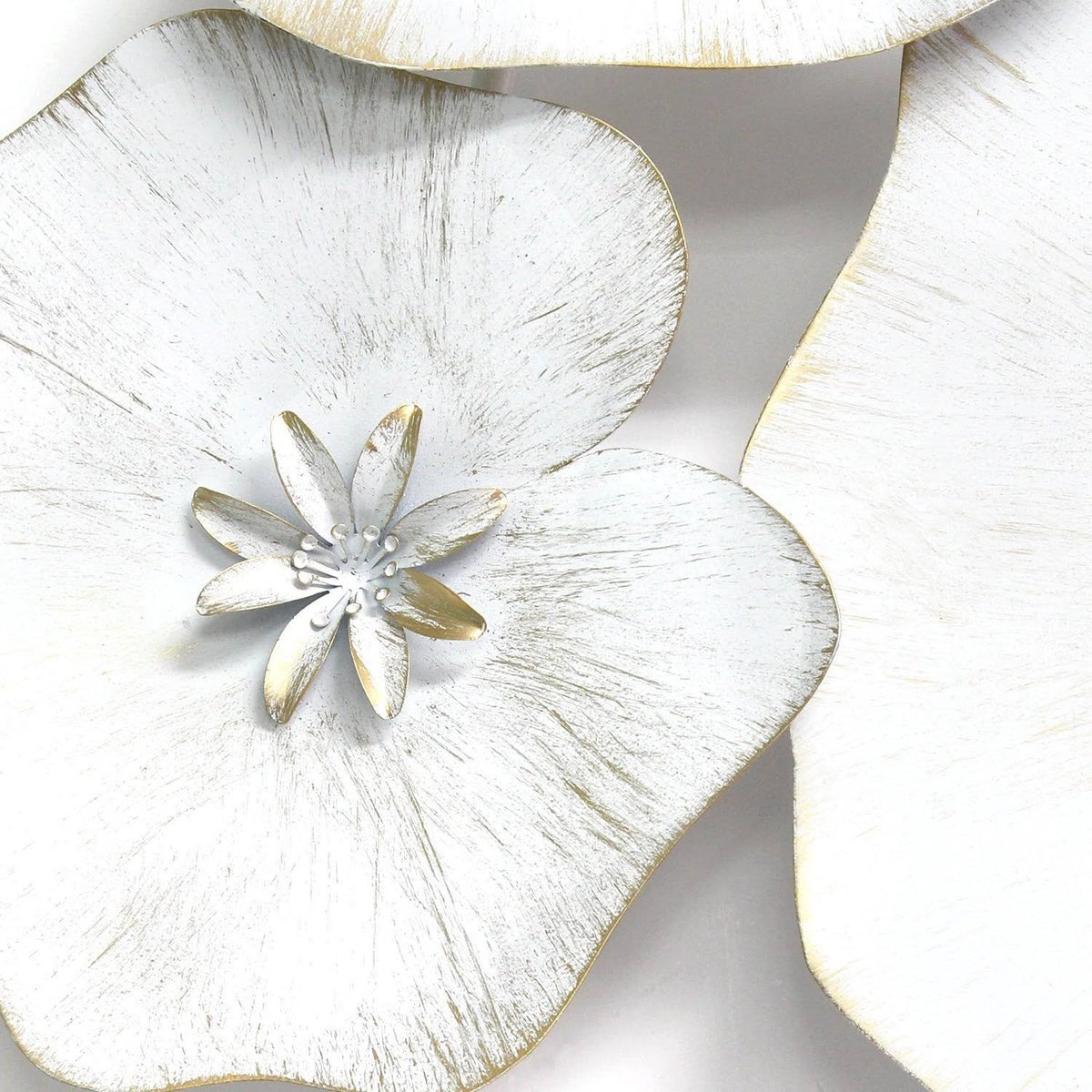 White Metal Lily Pad Wall Decor M712319