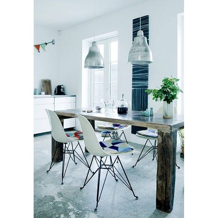 Set of 4 Plastic Shell Side Dining Chairs with Metal Base A77257