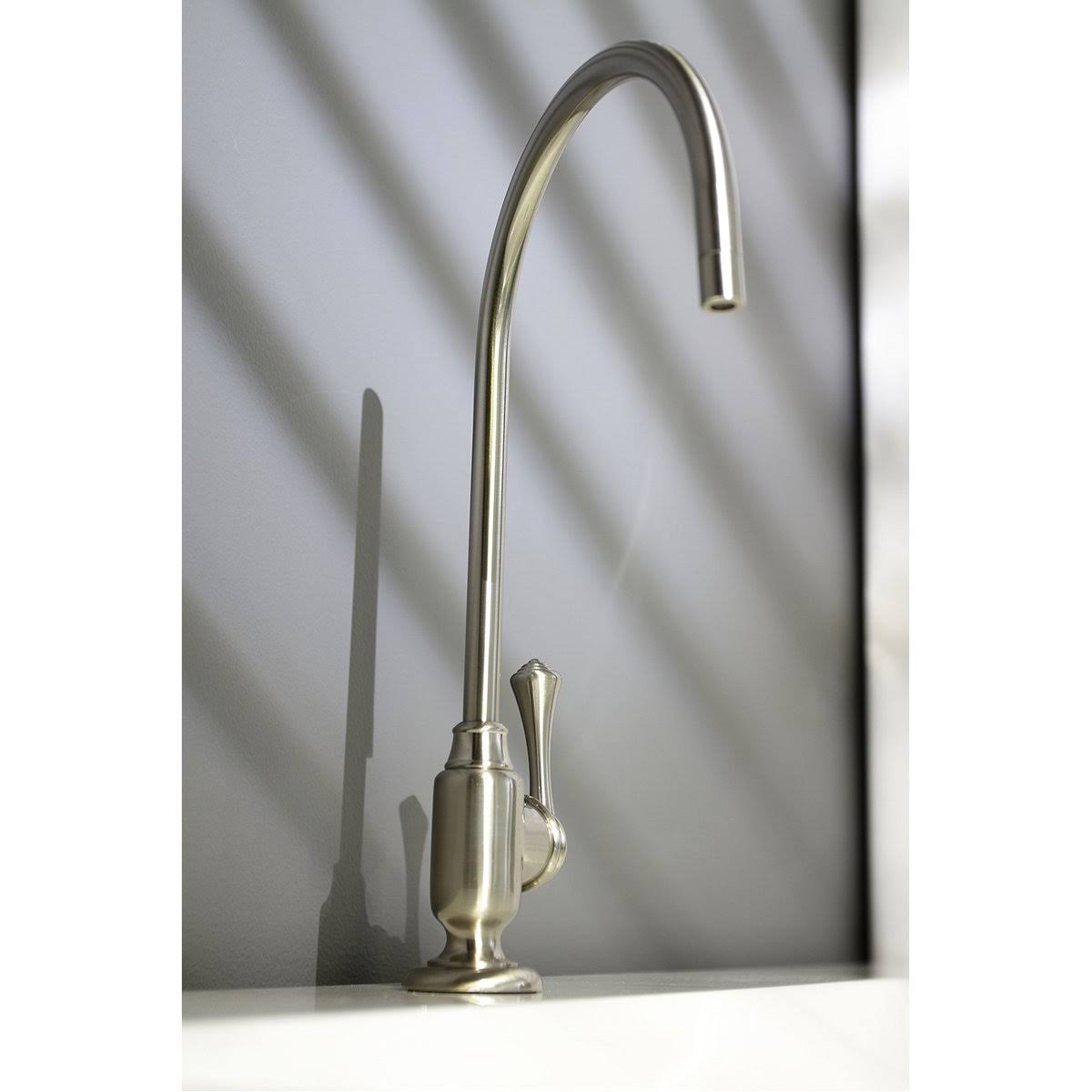 Vintage Single-Handle Water Filtration Faucet D104