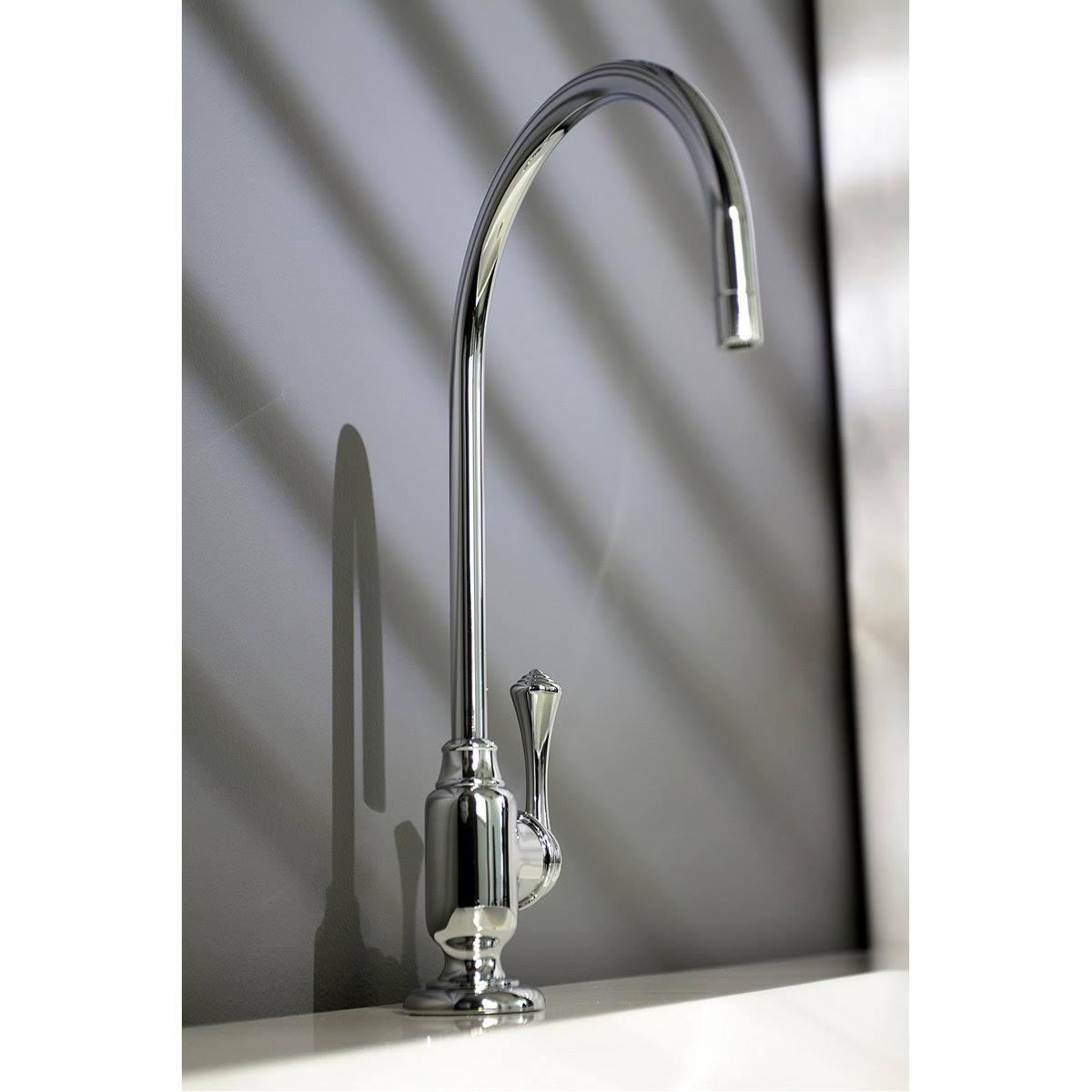 Vintage Single-Handle Water Filtration Faucet D104